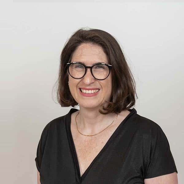 Beth Juliana · הצוות
