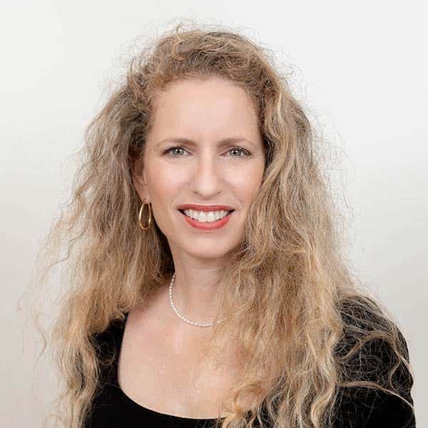 Beth Juliana · הצוות