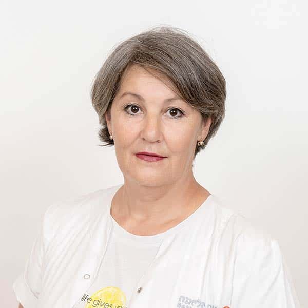 Beth Juliana · הצוות